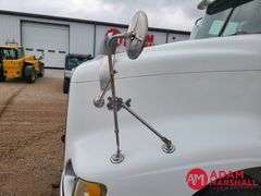 2004  International  9400t  Semi Truck