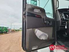 2012  Kenworth  T800  Semi Truck