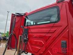 2014  International  Pro Star+  Semi Truck