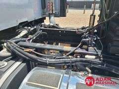 2016  Kenworth  T680  Semi Truck