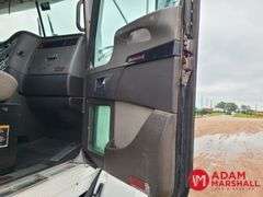 2012  Kenworth  T800  Semi Truck