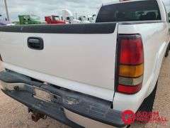 2004  Chevrolet  Silverado 3500  Pickup - Gasoline