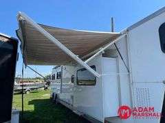 2013  Shadow   4 Horse Trailer w/ Living Quarters   - 42FT