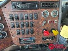 1993  International  Eagle 9300  Straight Truck