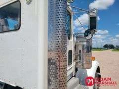 2014  Kenworth  W900  Semi Truck