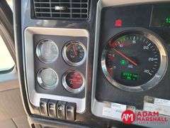 2016  Kenworth  T880  Semi Truck