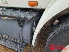 2005  International Harvester  8000  Semi Truck