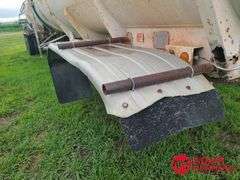 1976  Fruehauf  7000 Gallon Tanker  Trailer
