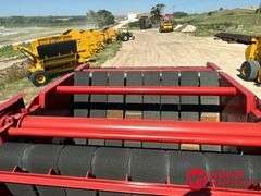 2013  New Holland  BR7090  Specialty Crop Baler
