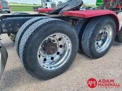 2011  Kenworth  T800  Semi Truck