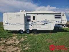 2002  Keystone  Cougar  5th Wheel Camper - 28FT