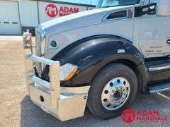 2016  Kenworth  T680  Semi Truck