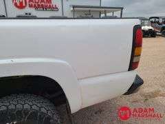 2004  Chevrolet  Silverado 3500  Pickup - Gasoline