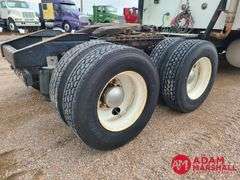 2004  International  9400t  Semi Truck