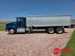 1999  International  9400  Straight Truck