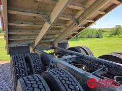 1993  International  Eagle 9300  Straight Truck