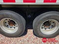 1993  International  Eagle 9300  Straight Truck