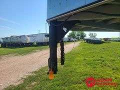 1998  Sundowner  4-Horse Trailer w/ Living Quarters  - 34FT