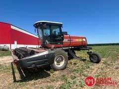 2005  Hesston  9240  Swather