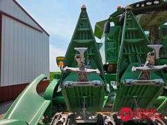 2019  John Deere  708C  Corn Head - 8R30