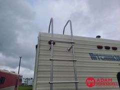 1993  NU-WA  Hitchhiker  Camper Trailer - 30FT