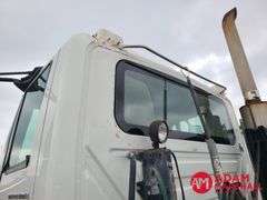 2005  International Harvester  8000  Semi Truck