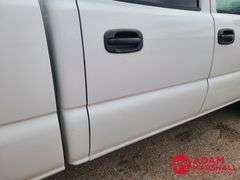 2004  Chevrolet  Silverado 3500  Pickup - Gasoline