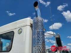2014  Kenworth  W900  Semi Truck