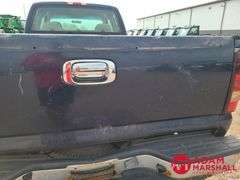 2005  Chevrolet  Silverado 2500  Pickup - Gasoline