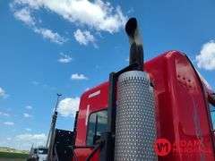 2011  Kenworth  T800  Semi Truck
