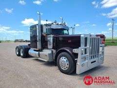 2015  Peterbilt  389  Semi Truck