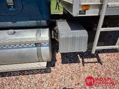 1999  International  9400  Straight Truck