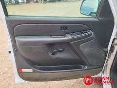 2004  Chevrolet  Silverado 3500  Pickup - Gasoline