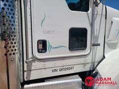 2016  Kenworth  T880  Semi Truck