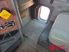1999  International  9400  Straight Truck