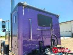 2014  Peterbilt  389  Semi Truck