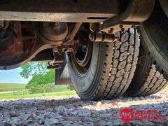 1999  International  9400  Straight Truck