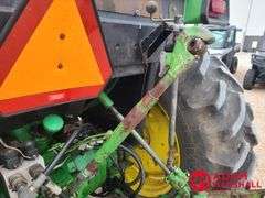 1984  John Deere  2950  Tractor w/Loader