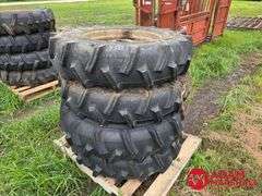 (4) Pivot Tires