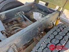 1999  International  9400  Straight Truck