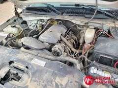 2004  Chevrolet  Silverado 3500  Pickup - Gasoline