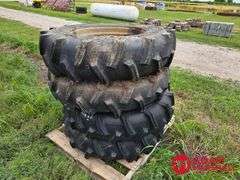 (4) Pivot Tires
