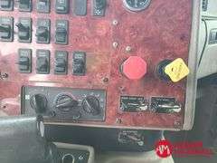 2004  International  9400t  Semi Truck
