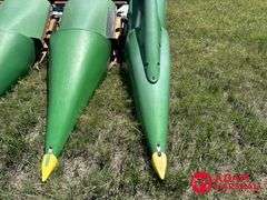 1999  John Deere  893  Corn Head - 8R30