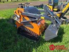 Unused 2024 Land Hero Mini Skid Steer Loader - Gasoline