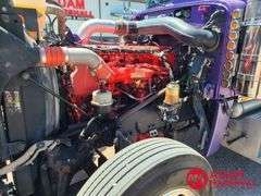2014  Peterbilt  389  Semi Truck