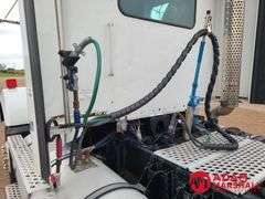 2012  Kenworth  T800  Semi Truck