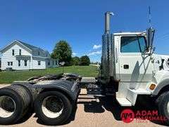 1995  Ford  LTA9000   Semi Truck - Diesel
