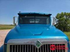 1993  International  Eagle 9300  Straight Truck