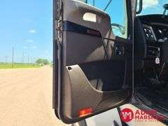 2016  Kenworth  T880  Semi Truck